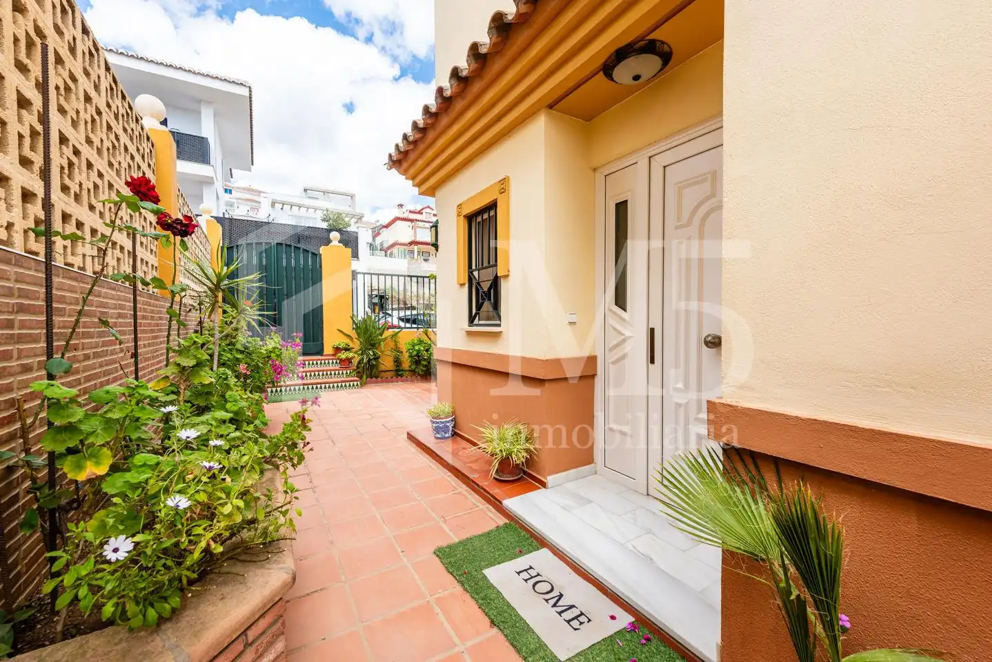 Vista exterior de Casa o chalet en venta en Vélez-Málaga con Aire acondicionado, Piscina y Amueblado
