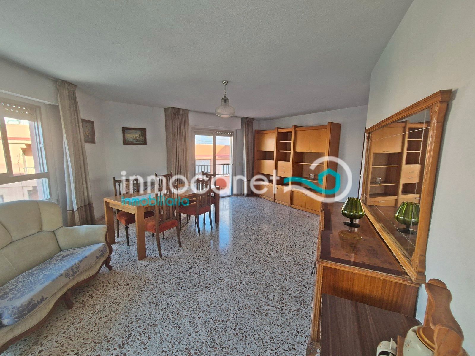 Sala d'estar de Apartament en venda en Oliva amb Terrassa i Balcó