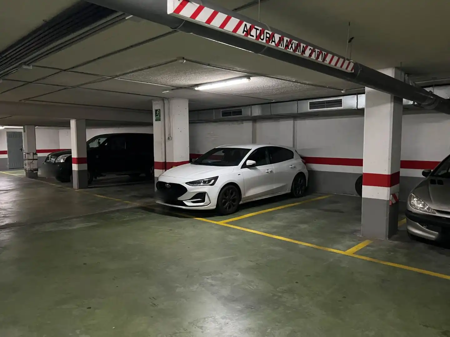 Parkplatz von Garage zur Miete in Valencia