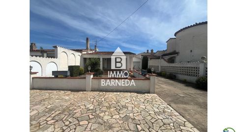 Casa de planta baja para reformar en Peni, con garaje, posibilidad de piscina y orientación suroeste.