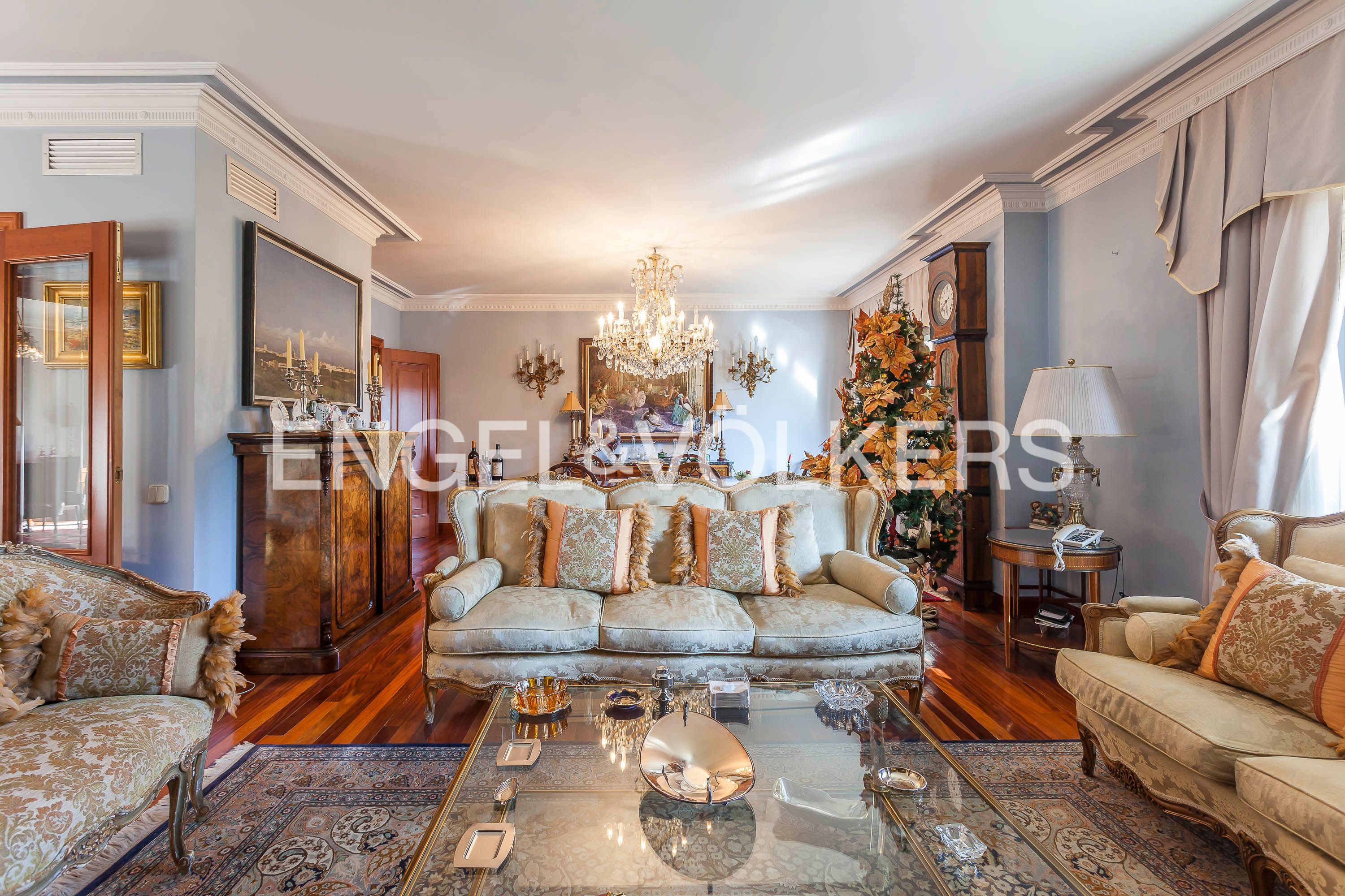 Sala de estar de Apartamento de alquiler en  Madrid Capital con Aire acondicionado, Calefacción y Jardín privado