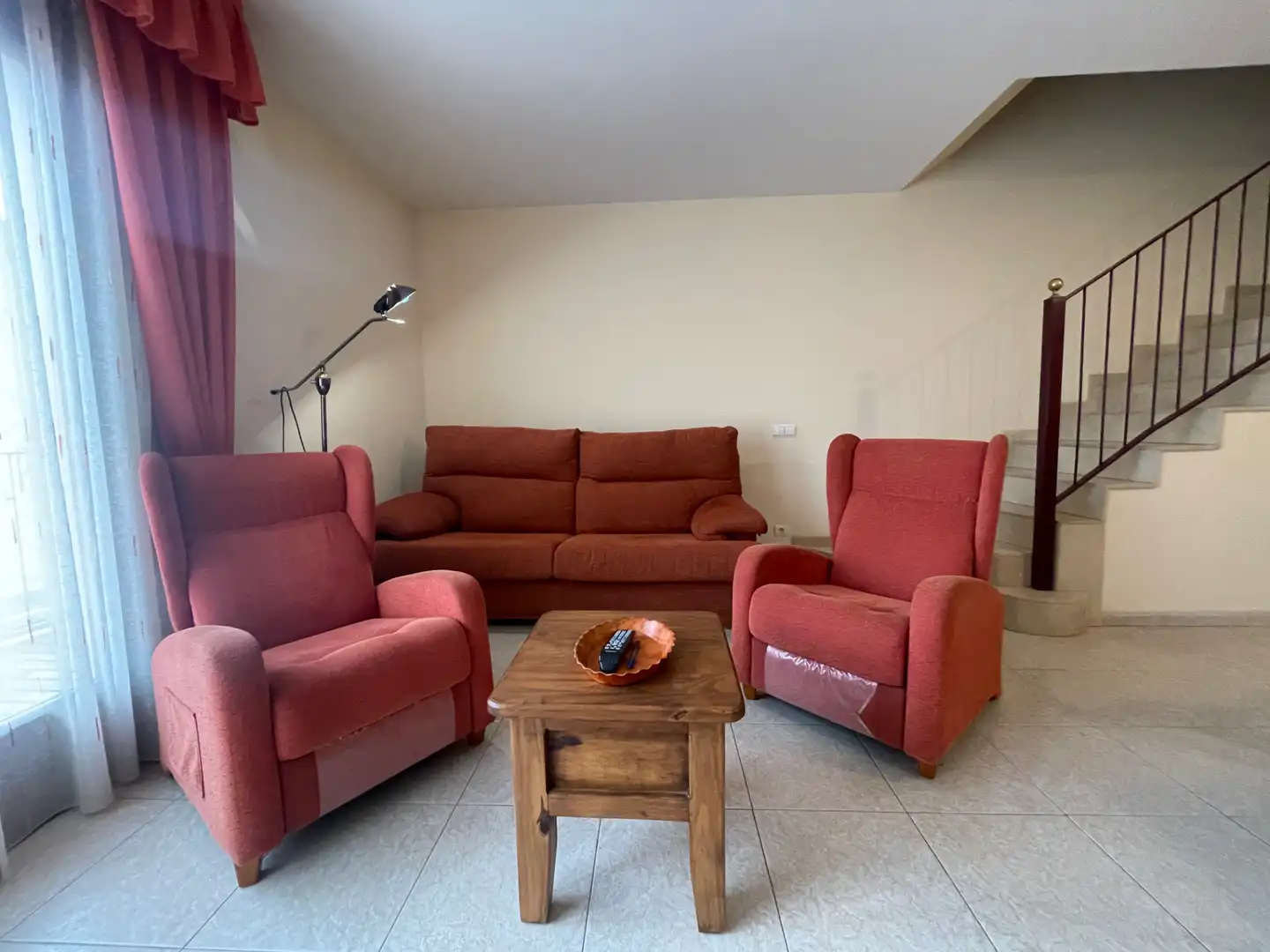 Sala de estar de Casa adosada en venta en Sant Joan de les Abadesses con Calefacción, Jardín privado y Trastero