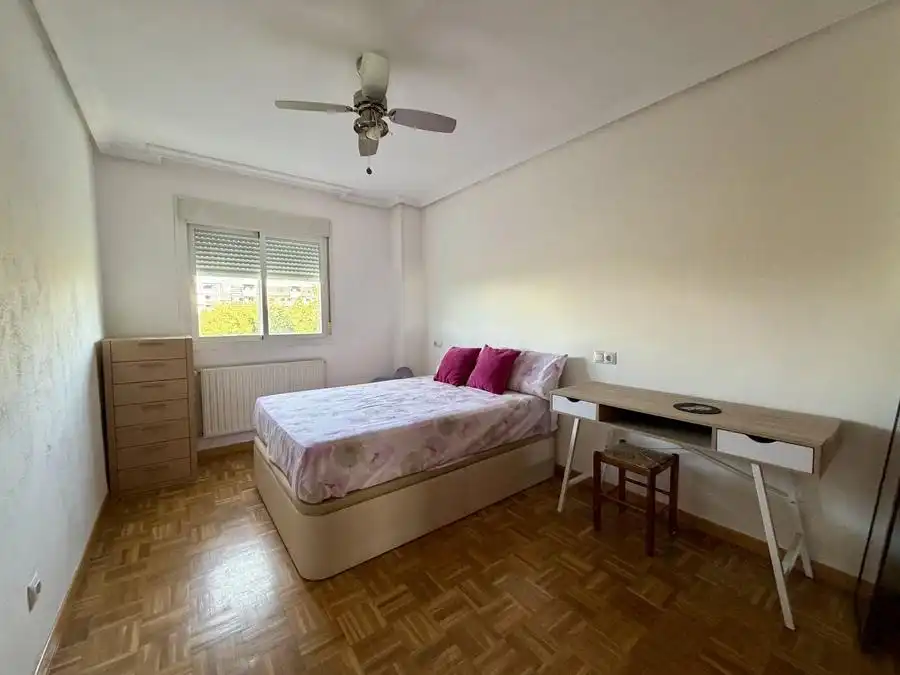 Schlafzimmer von Wohnung zum Verkauf in Madrid mit Klimaanlage, Heizung und Schwimmbad