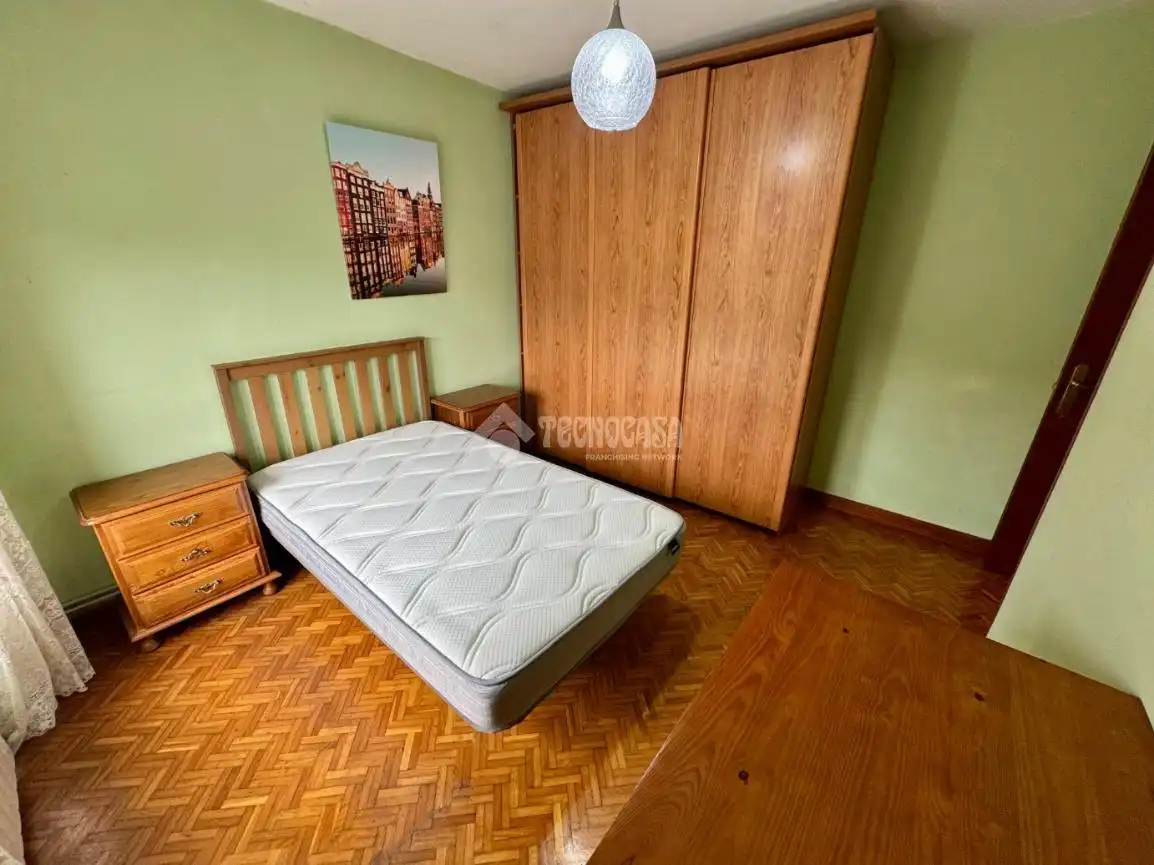 Schlafzimmer von Wohnung zur Miete in El Astillero   mit Heizung und Parkett