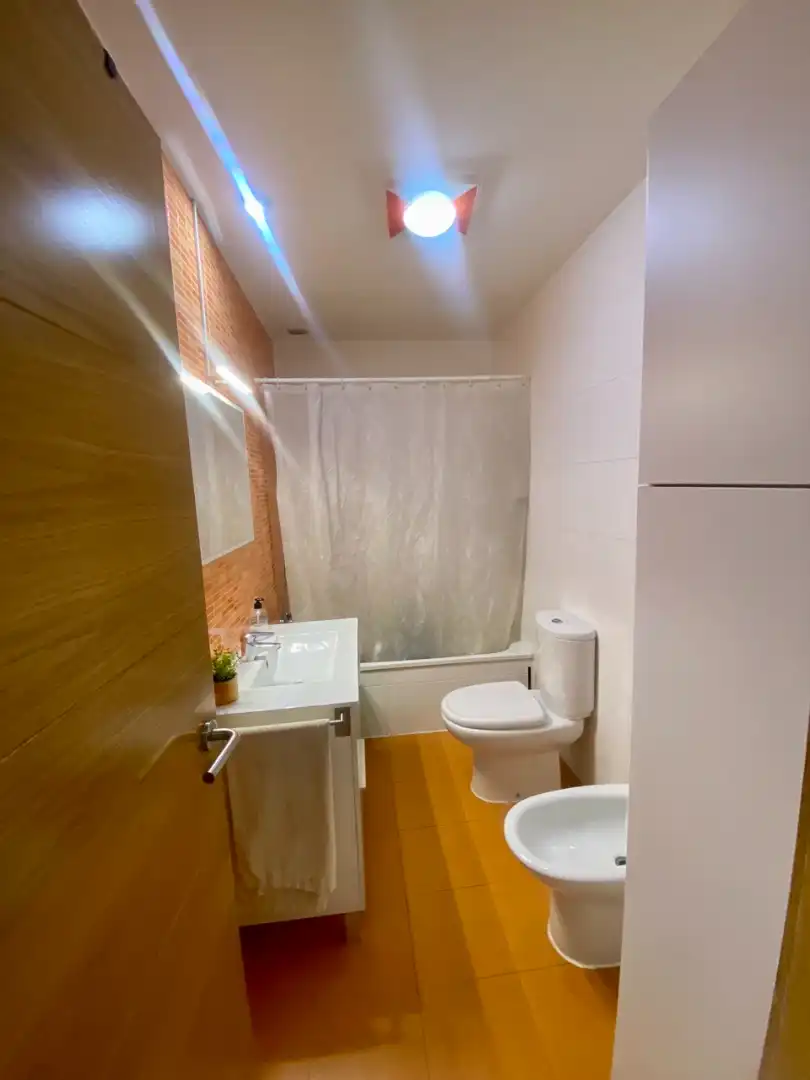 Bathroom of Flat for sale in Ciudad Real  with Air Conditioner, Heating and Swimming Pool