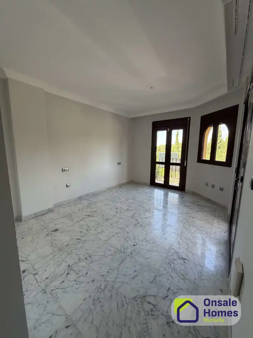 Habitación de Casa adosada en venta en Marbella con Aire acondicionado, Jardín privado y Terraza
