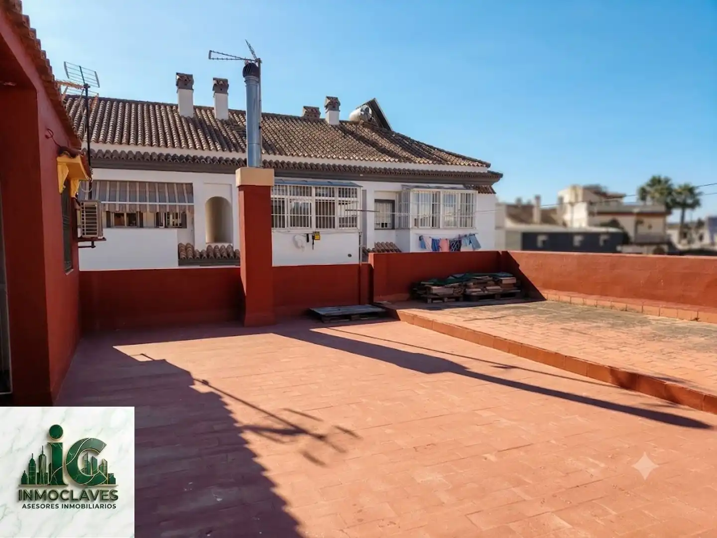 Exterior view of Detached homes for sale in Algeciras  with Private garden and Terrace