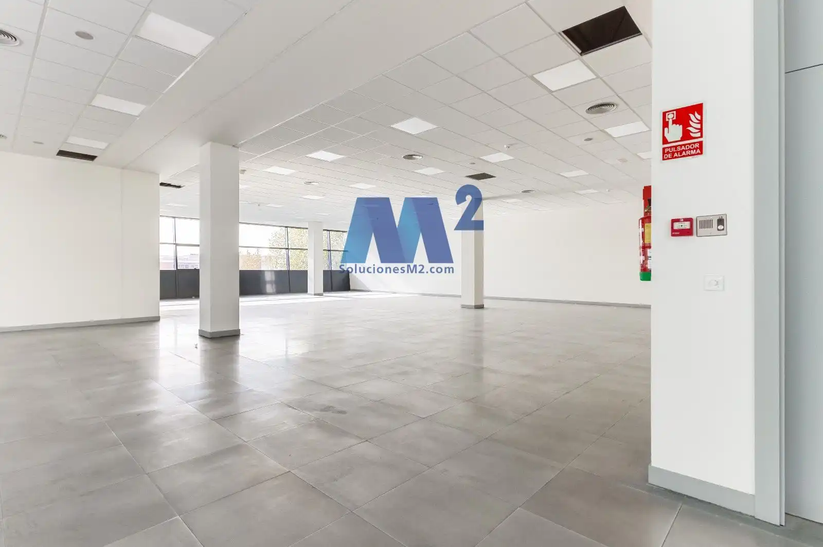 Oficina de alquiler en Valportillo Primera, Zona Industrial