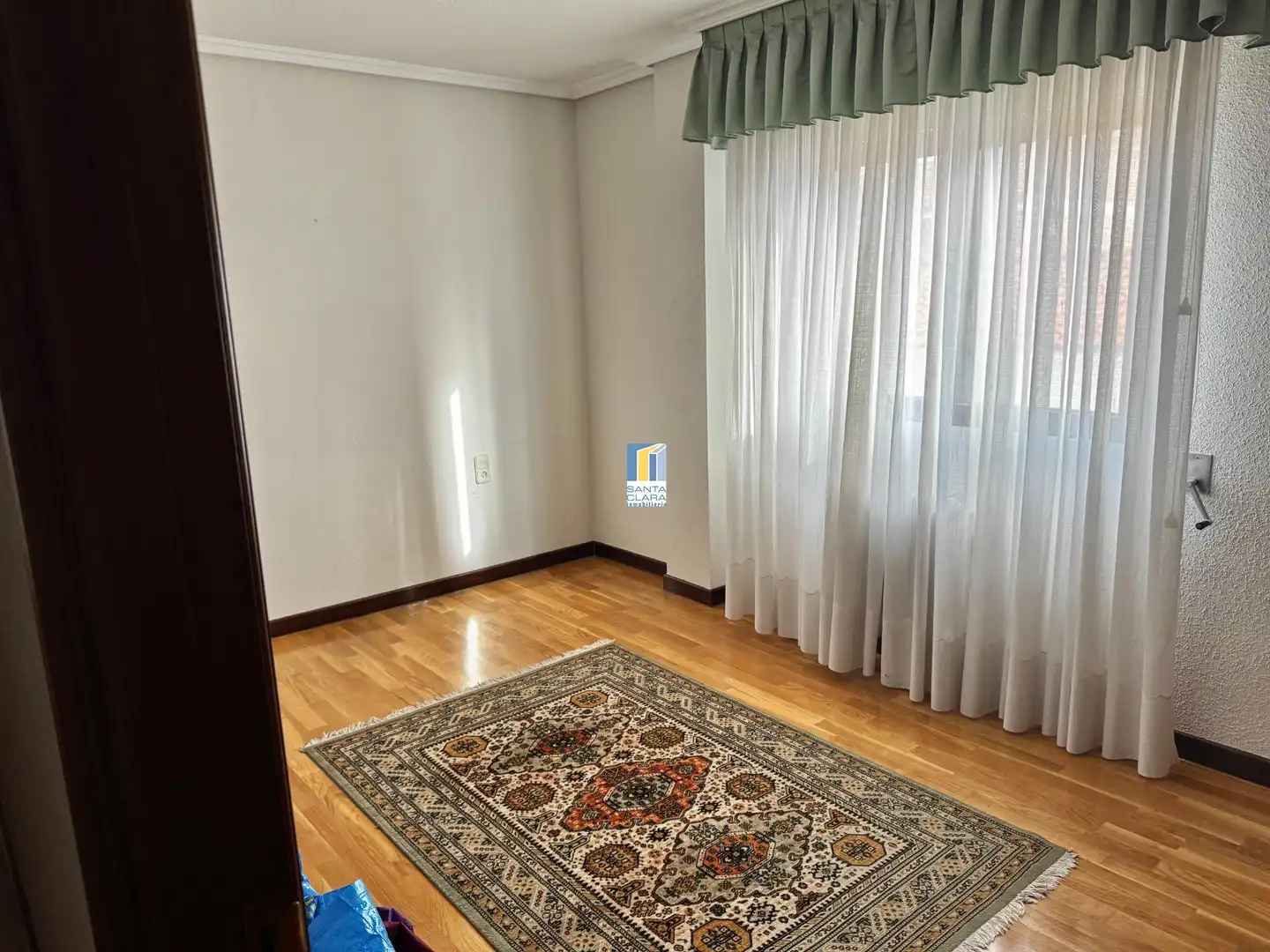 Schlafzimmer von Dachboden zum Verkauf in Zamora Capital  mit Heizung, Parkett und Terrasse