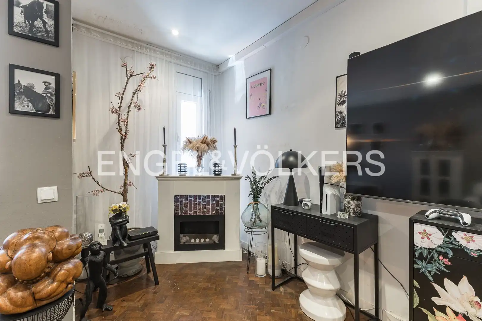 Sala de estar de Piso en venta en L'Hospitalet de Llobregat con Aire acondicionado, Calefacción y Parquet