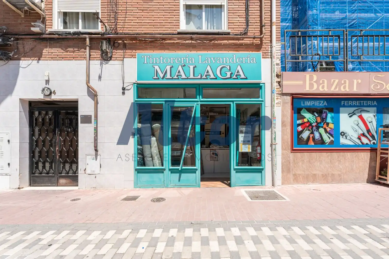 Local en venda en Fuenlabrada amb Aire condicionat, Moblat i Internet