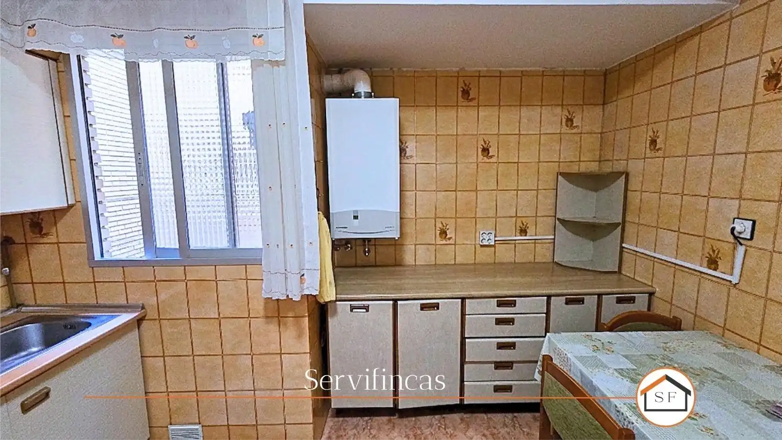 Küche von Wohnung zum Verkauf in Madrid mit Klimaanlage, Heizung und Parkett