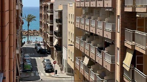 Foto 2 de Apartamento en venta en Calle Ramon Gallud, Las Piscinas Naturales, Torrevieja