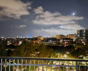 Vista exterior de Àtic de lloguer en  Barcelona Capital amb Terrassa