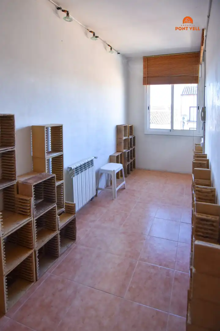 Casa aparellada amb terrassa en venda a La Bisbal d'Empordà, imagen 16