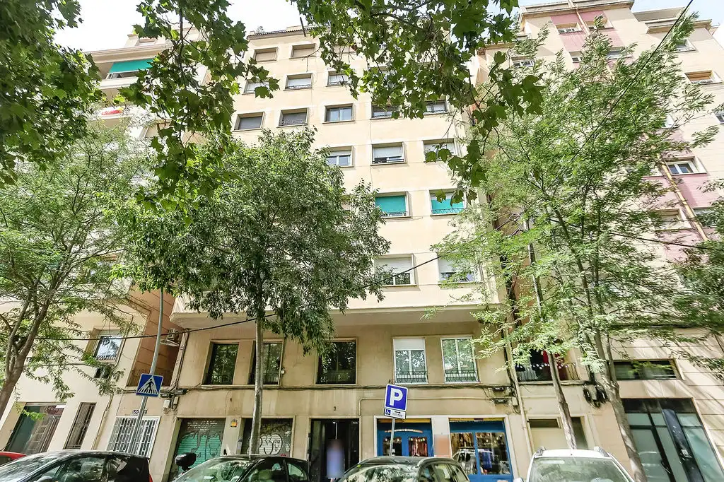 Vista exterior de Pis en venda en Barcelona
