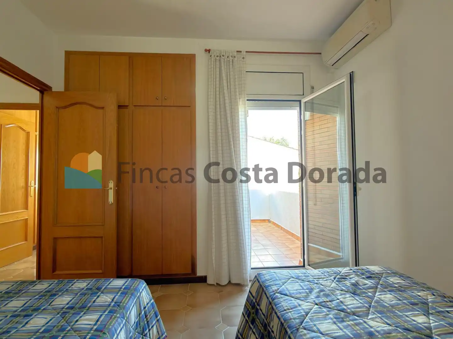 Balcony of Houses for sale in Cubelles  with Air Conditioner, Private garden and Parquet flooring