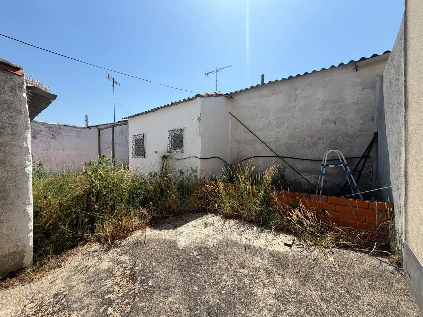 Vista exterior de Finca rústica en venda en Poveda de las Cintas amb Terrassa, Traster i Rentadora