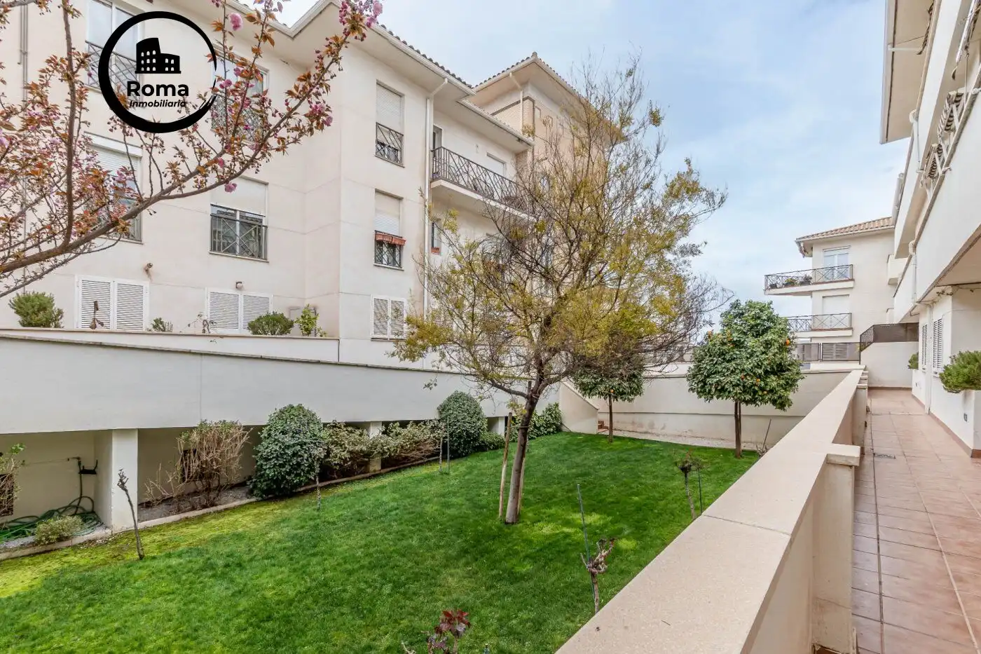 Vista exterior de Piso en venta en Las Gabias con Aire acondicionado, Calefacción y Jardín privado