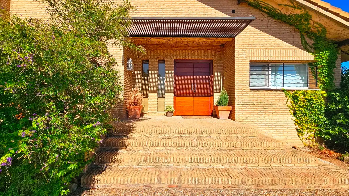 Houses for sale in El Madroño  with Air Conditioner and Private garden