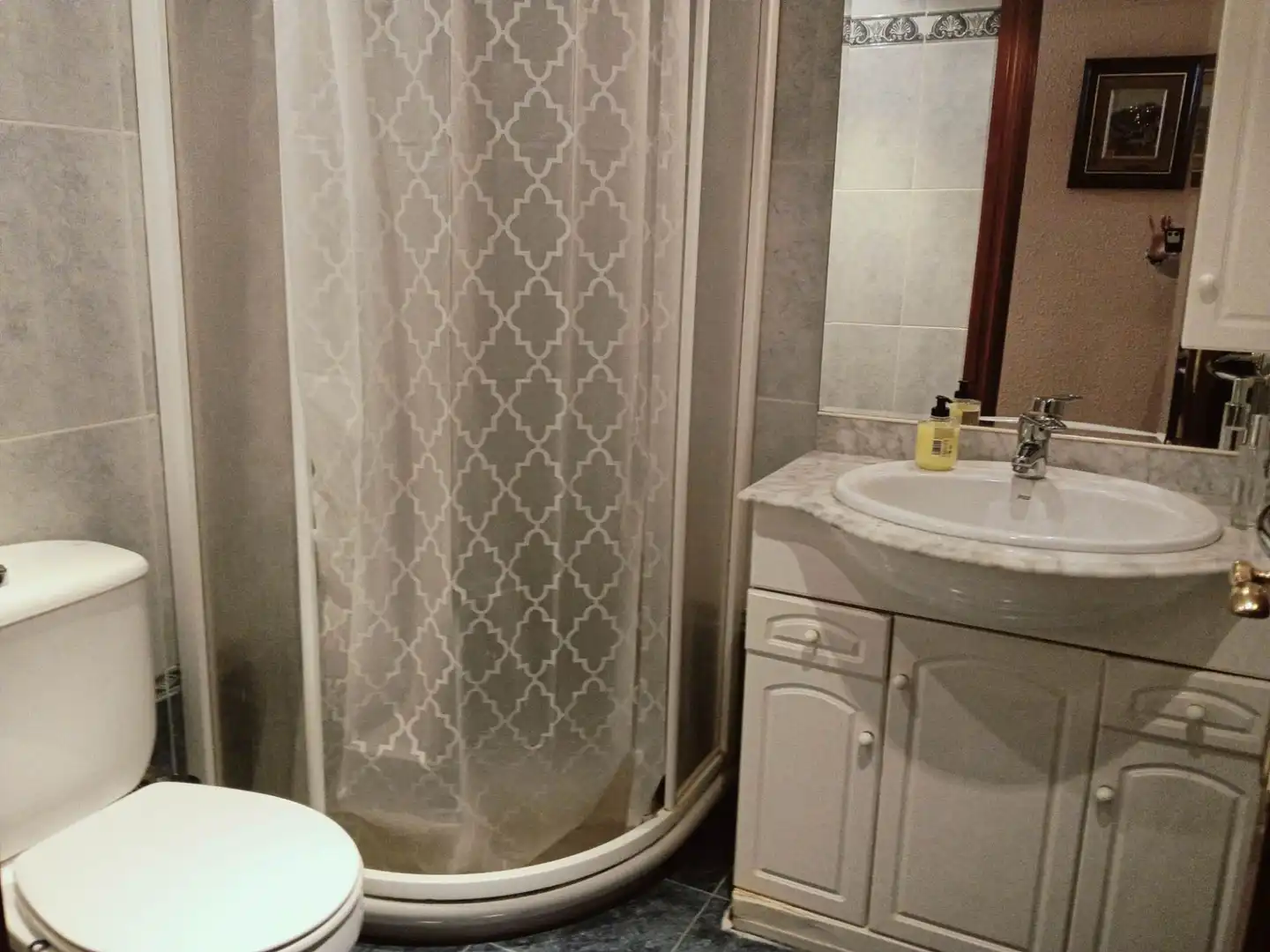 Bathroom of Flat for sale in Zaragoza  with Heating, Terrace and Furnished