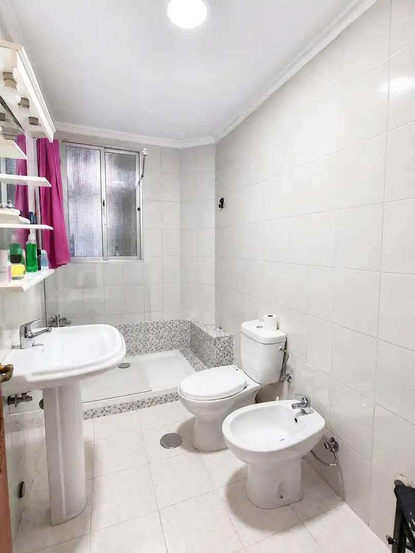 Bathroom of Flat for sale in Granada