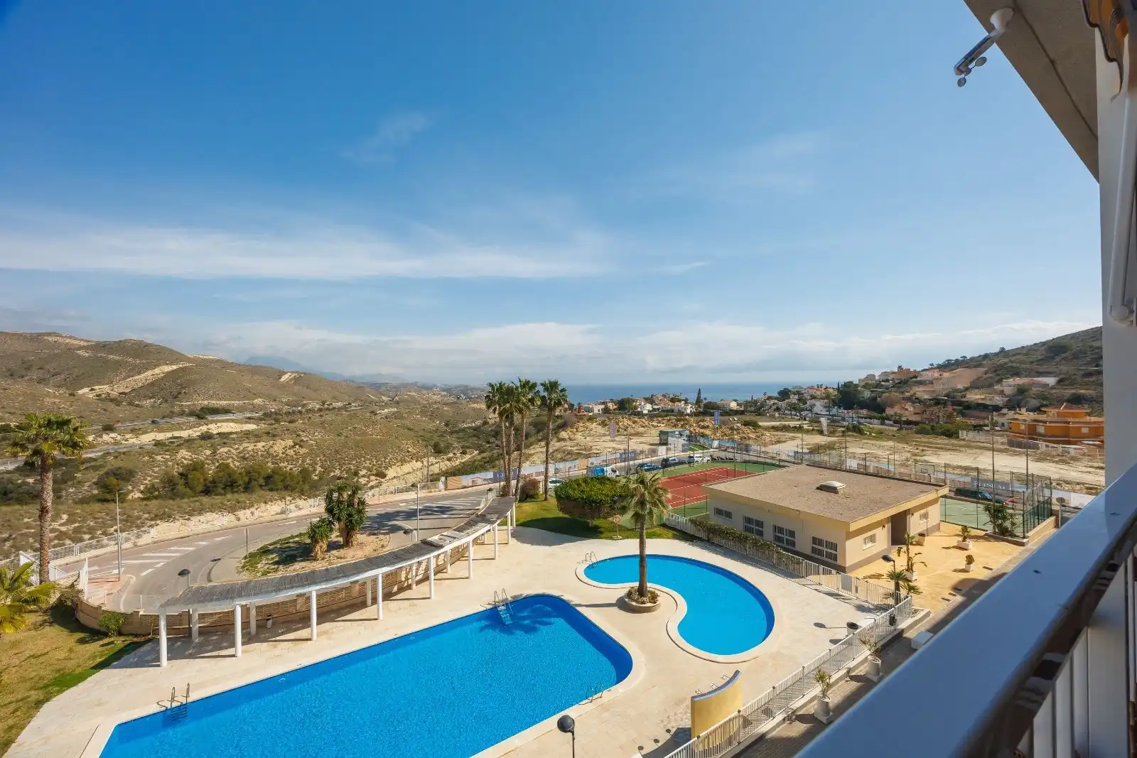 Schwimmbecken von Dachboden zur Miete in El Campello mit Klimaanlage, Heizung und Terrasse