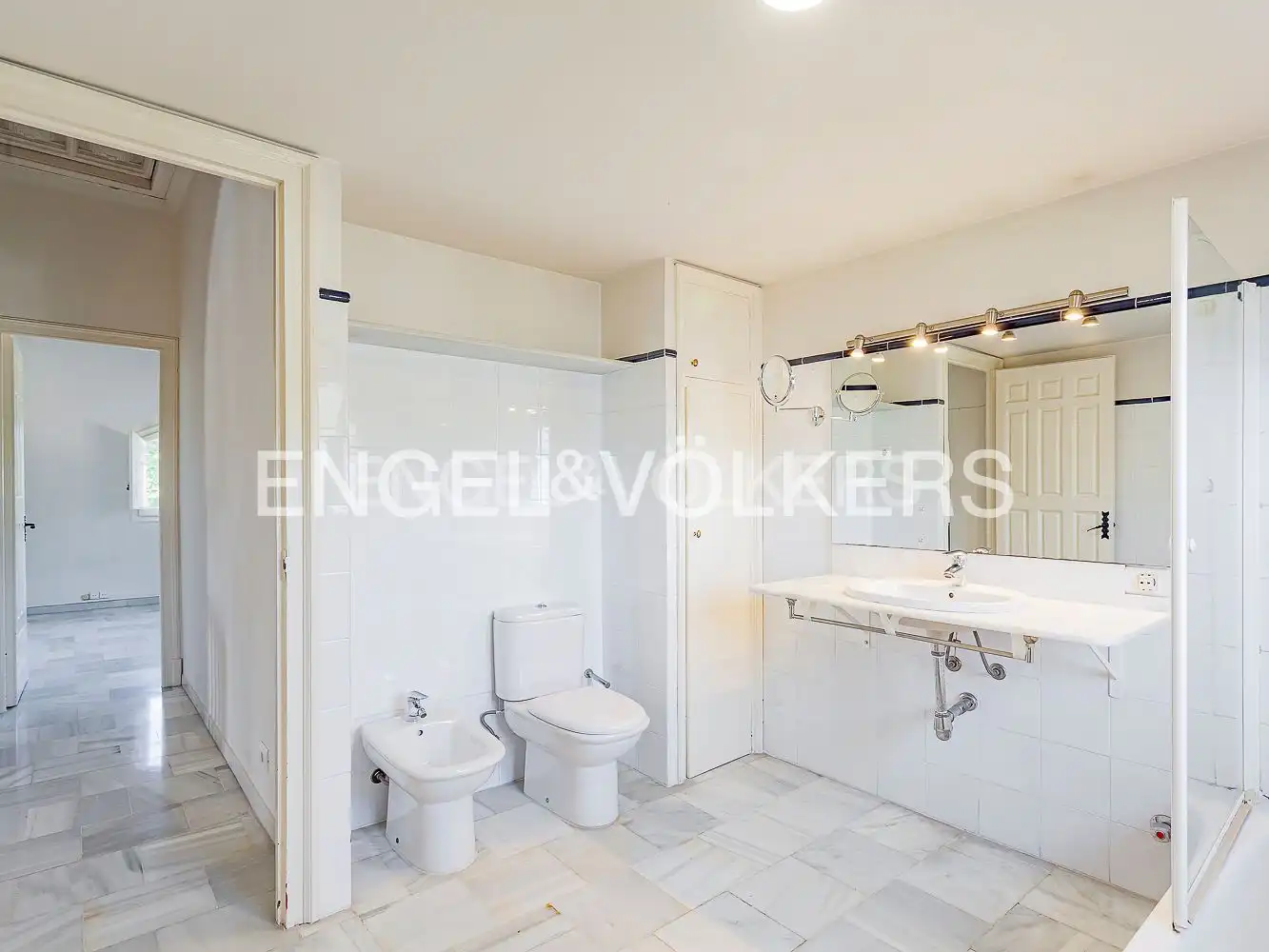 Bathroom of Houses for sale in Sant Cugat del Vallès  with Air Conditioner, Heating and Private garden