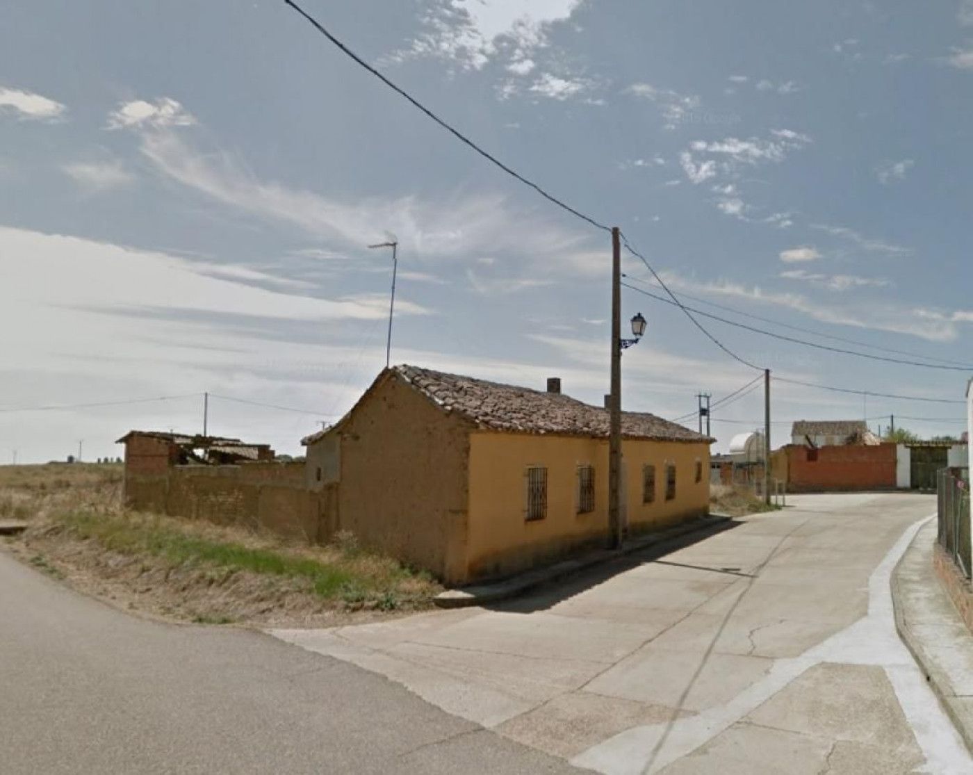 Vista exterior de Casa o chalet en venta en Población de Arroyo con Calefacción