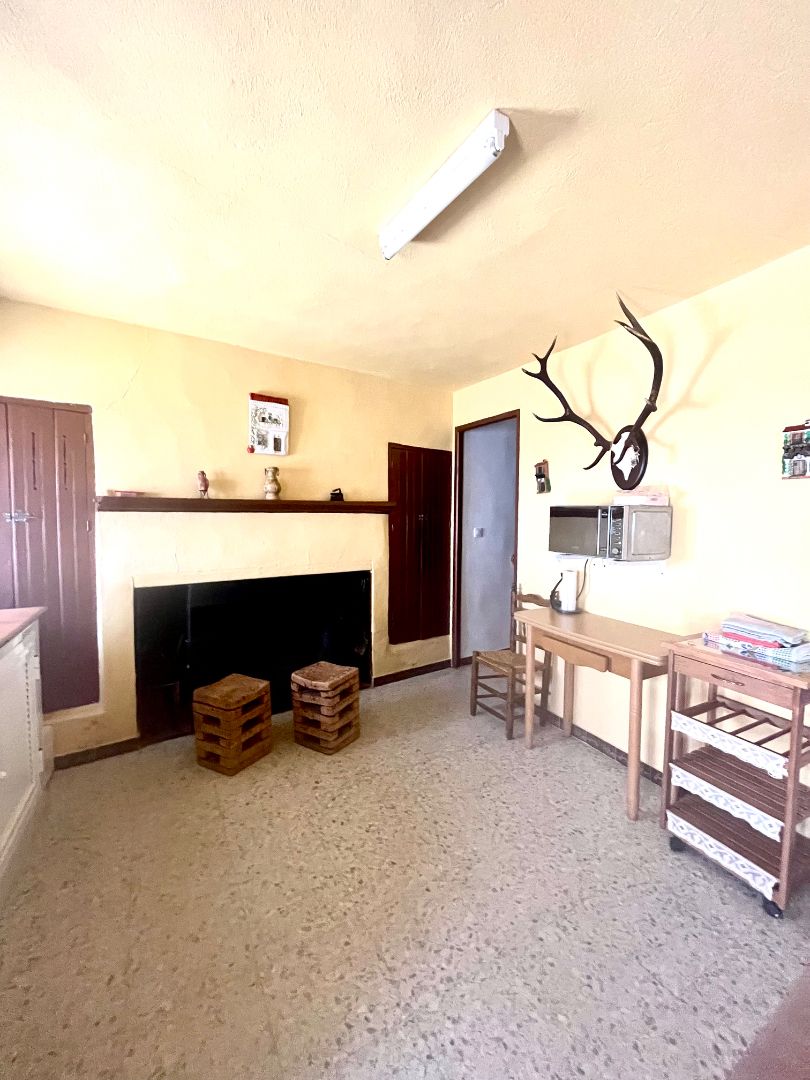 Sala d'estar de Casa adosada en venda en Almonaster la Real amb Moblat, Rentadora i Microones