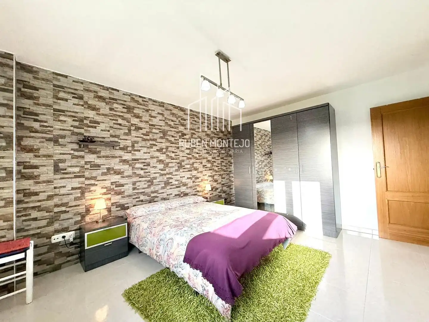 Schlafzimmer von Einfamilien-Reihenhaus zum Verkauf in Matilla de los Caños del Río mit Heizung, Privatgarten und Terrasse
