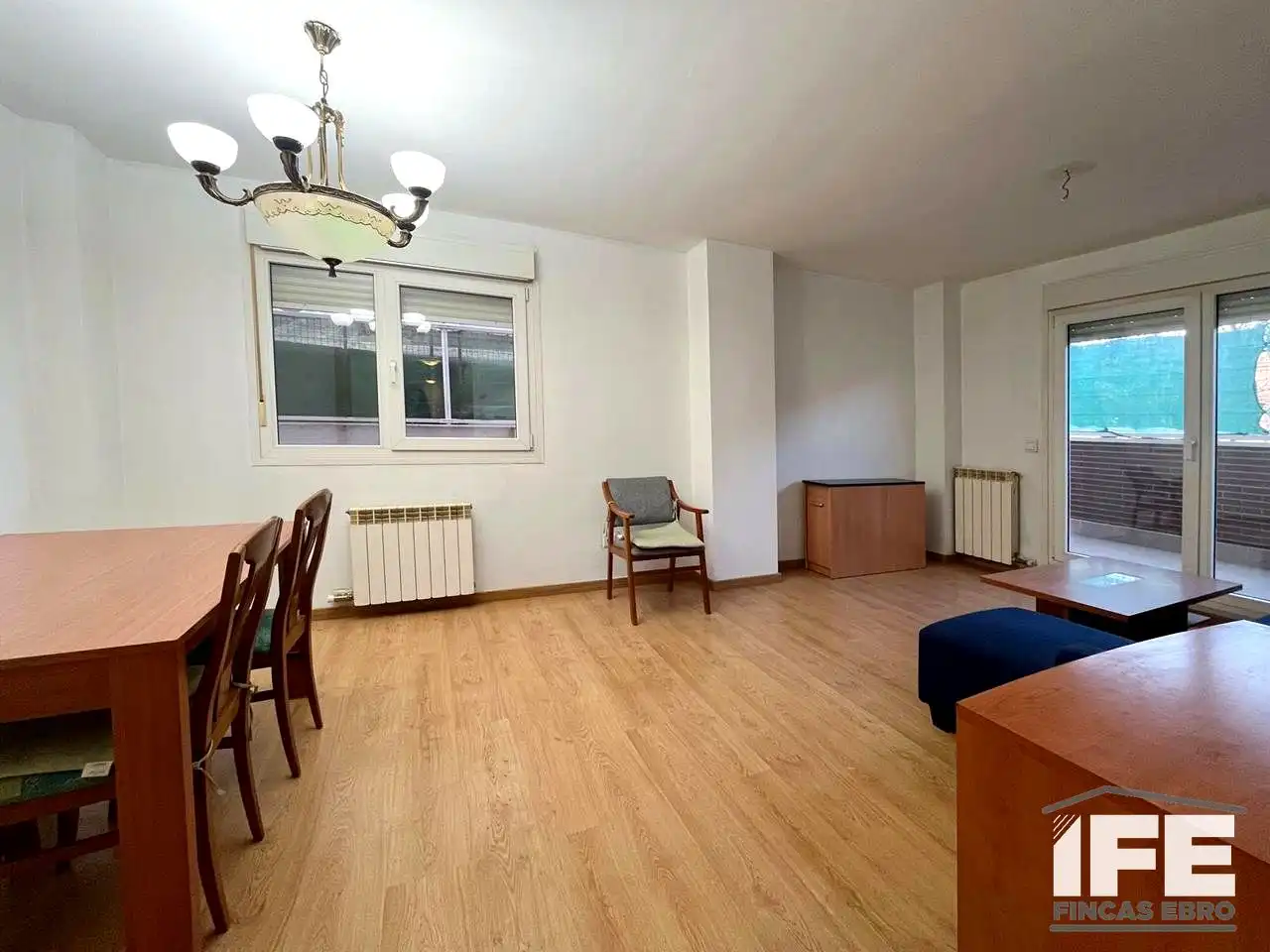 Living room of Ground floor for sale in Alagón  with Terrace and Furnished