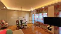 Living room of Flat for sale in Salamanca Capital  with Air Conditioner and Balcony