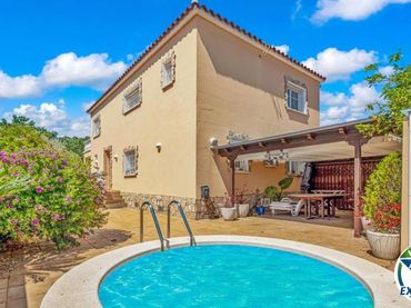 Casa con piscina in vendita a Puigmal - Mas Nou