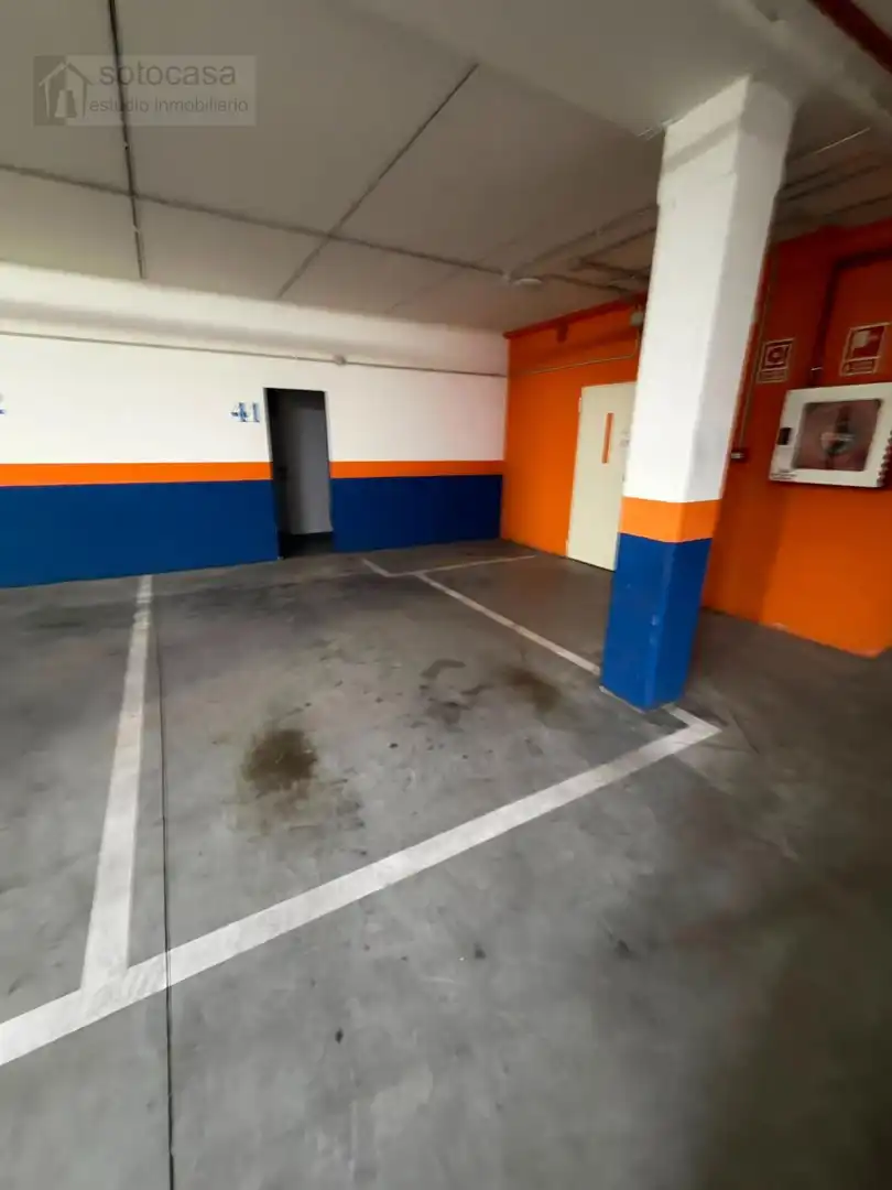 Aparcament de Pis en venda en Valladolid amb Calefacció, Traster i Piscina