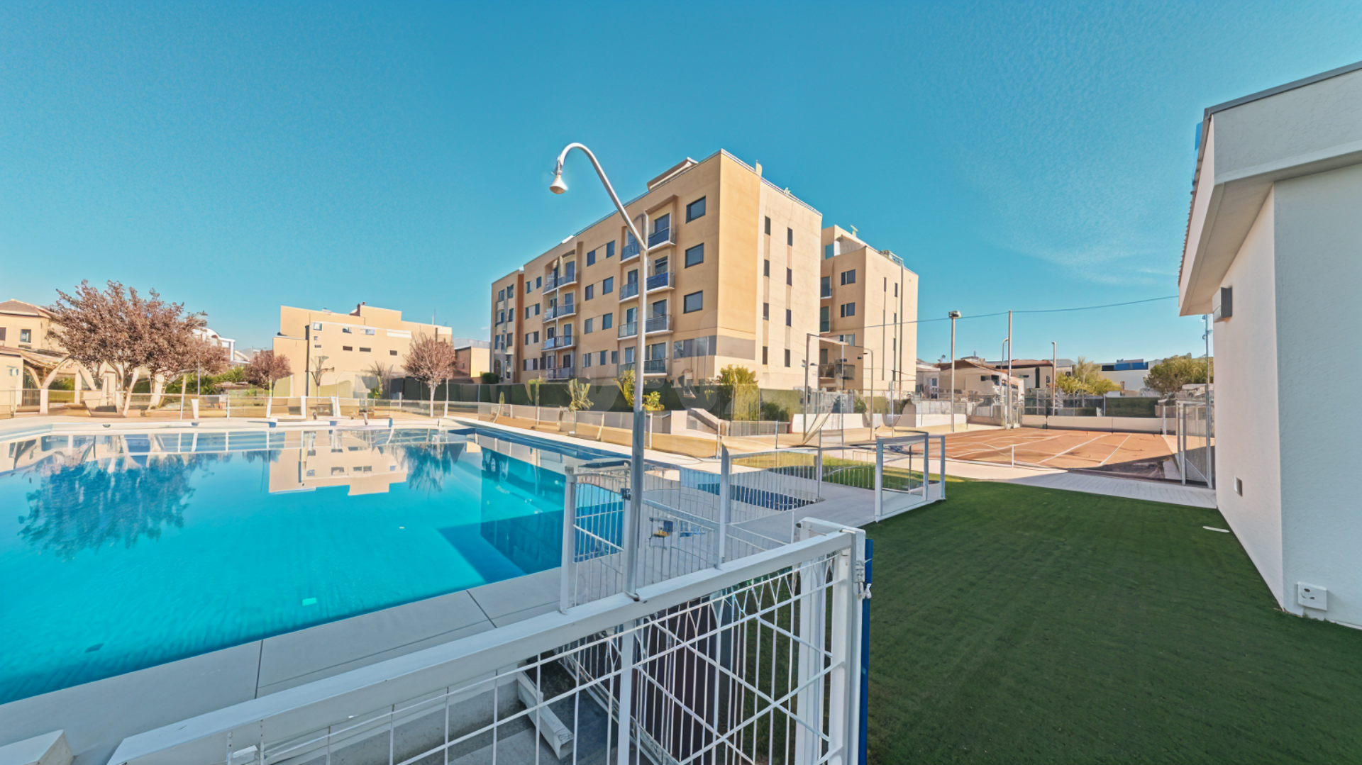 Piscina de Pis en venda en Ciudad Real Capital amb Aire condicionat, Calefacció i Terrassa