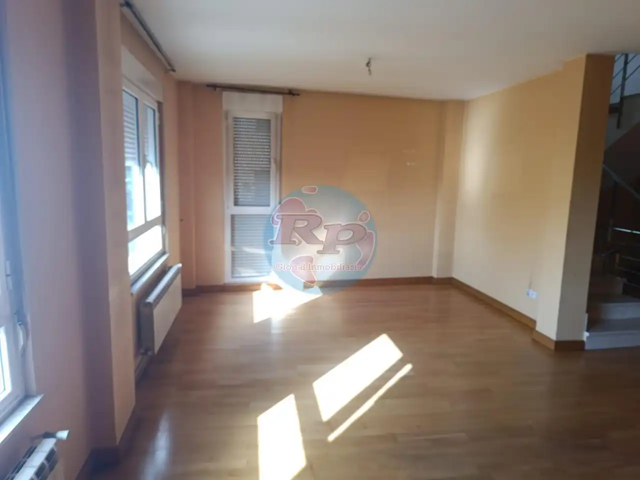 Dormitori de Casa o xalet en venda en Sariegos amb Calefacció, Jardí privat i Parquet