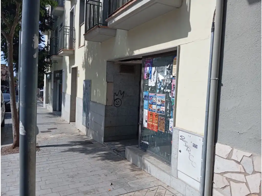Business premises for sale in Calle Pi I Margall, imagen 6