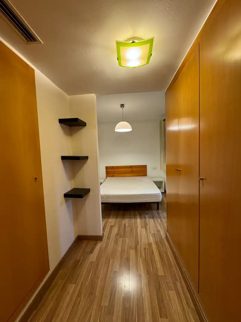 Habitación de Piso de alquiler en Valencia con Calefacción y Amueblado