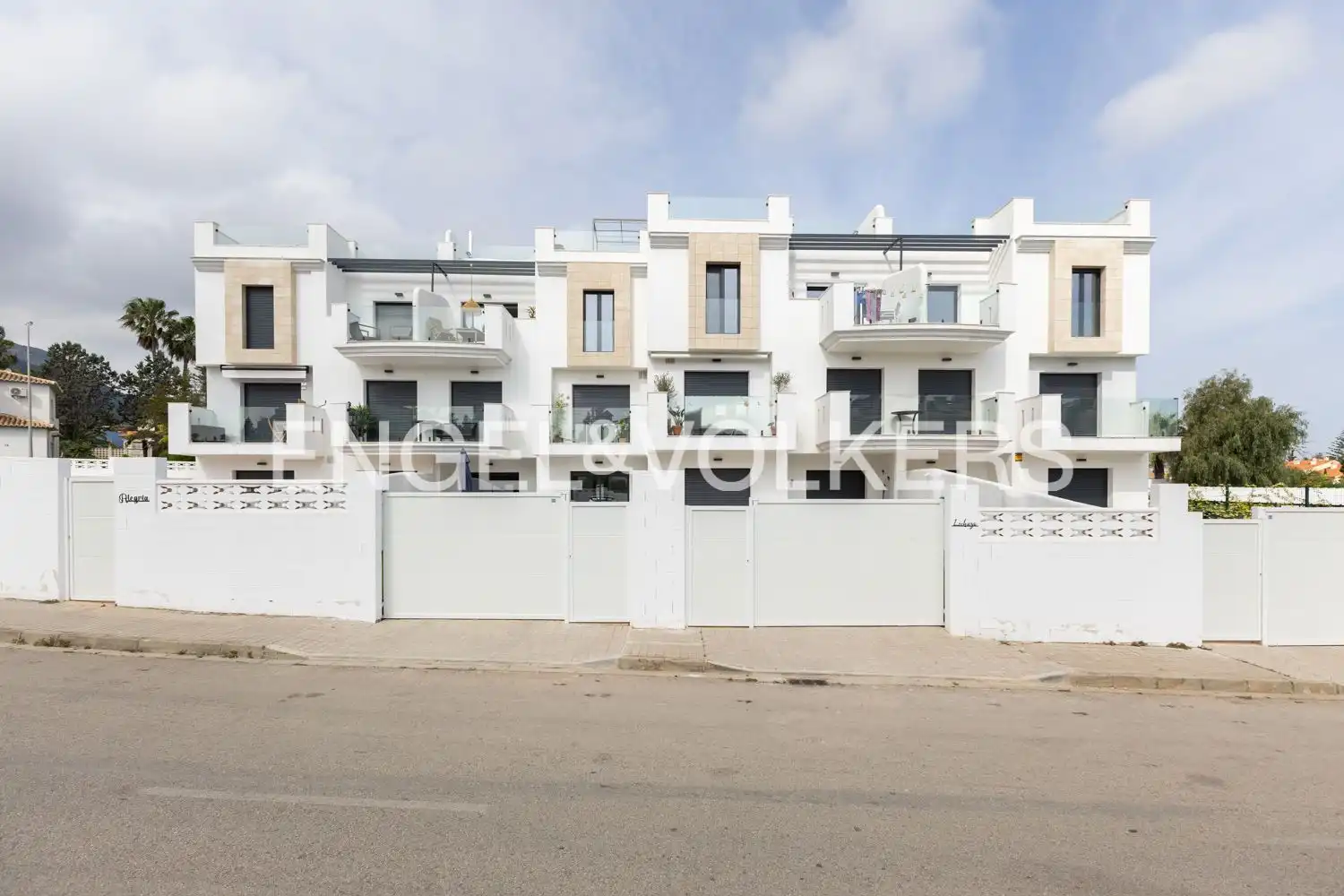 Vista exterior de Piso en venta en Dénia con Aire acondicionado, Calefacción y Jardín privado
