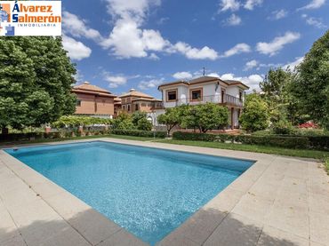 Villa avec piscine à vendre à Huétor Vega