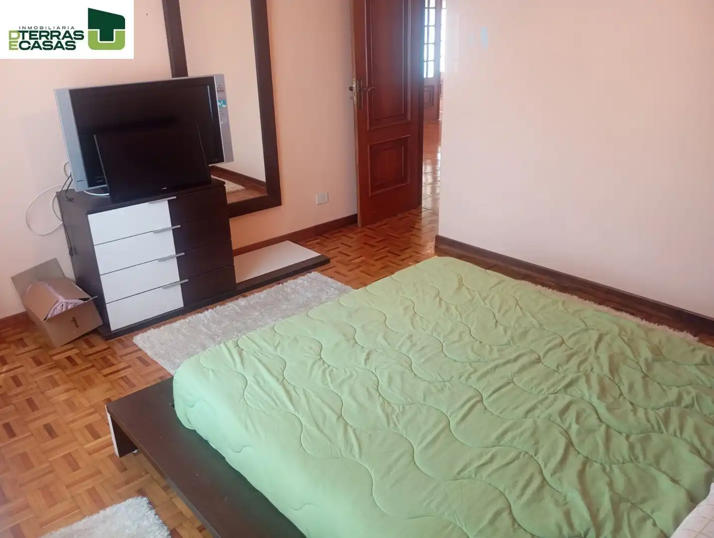 Dormitori de Casa o xalet en venda en Bueu amb Calefacció, Terrassa i Traster