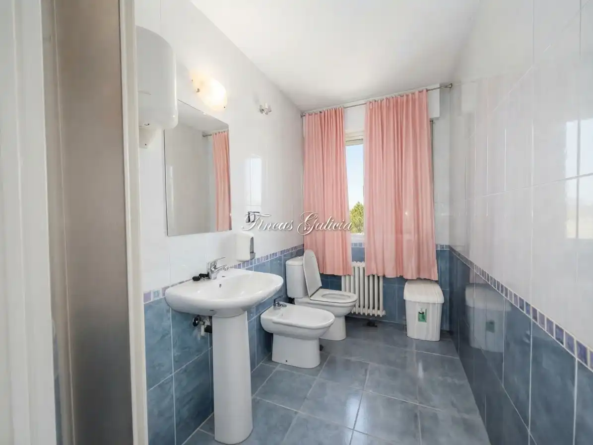 Hotel for sale in A Gudiña, imagen 6