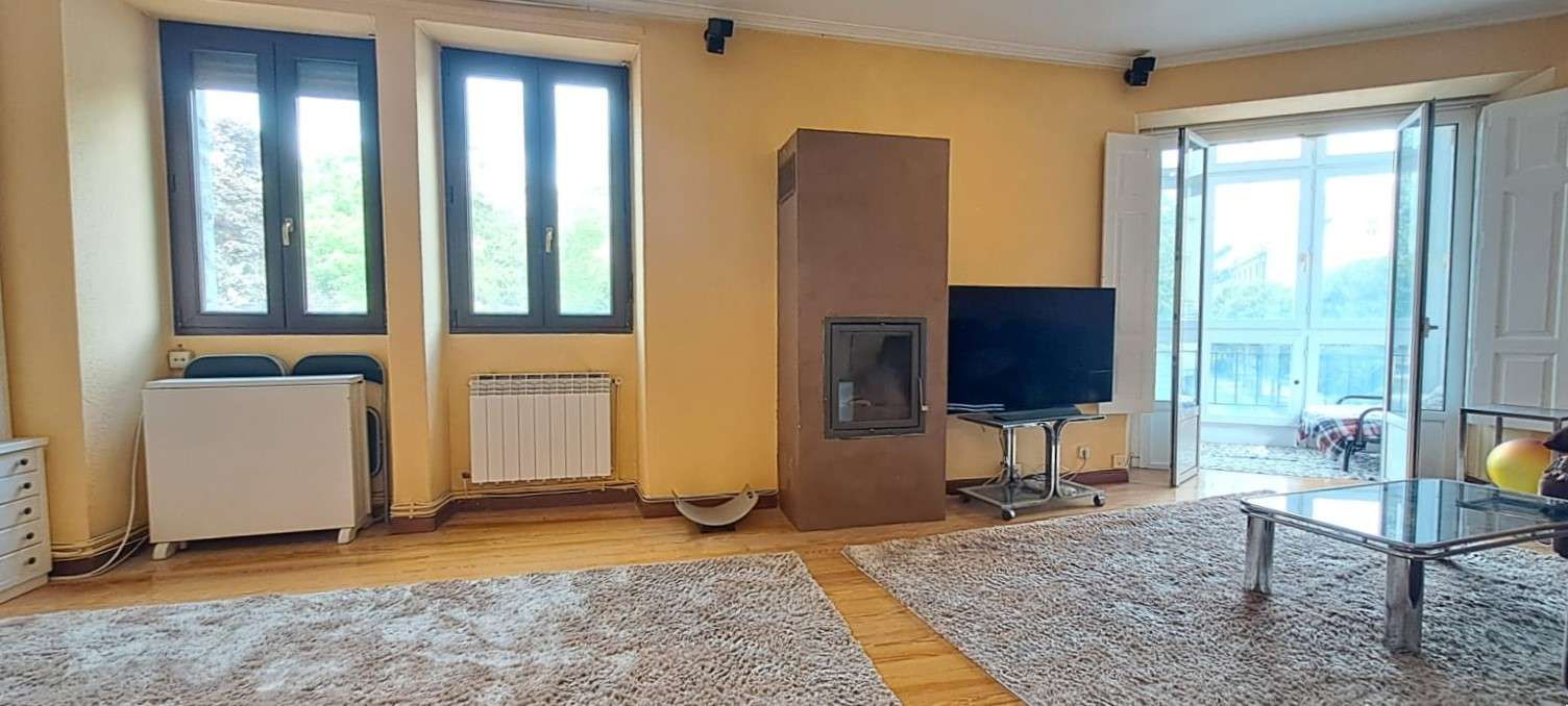 Sala d'estar de Pis en venda en Vitoria - Gasteiz amb Calefacció i Traster