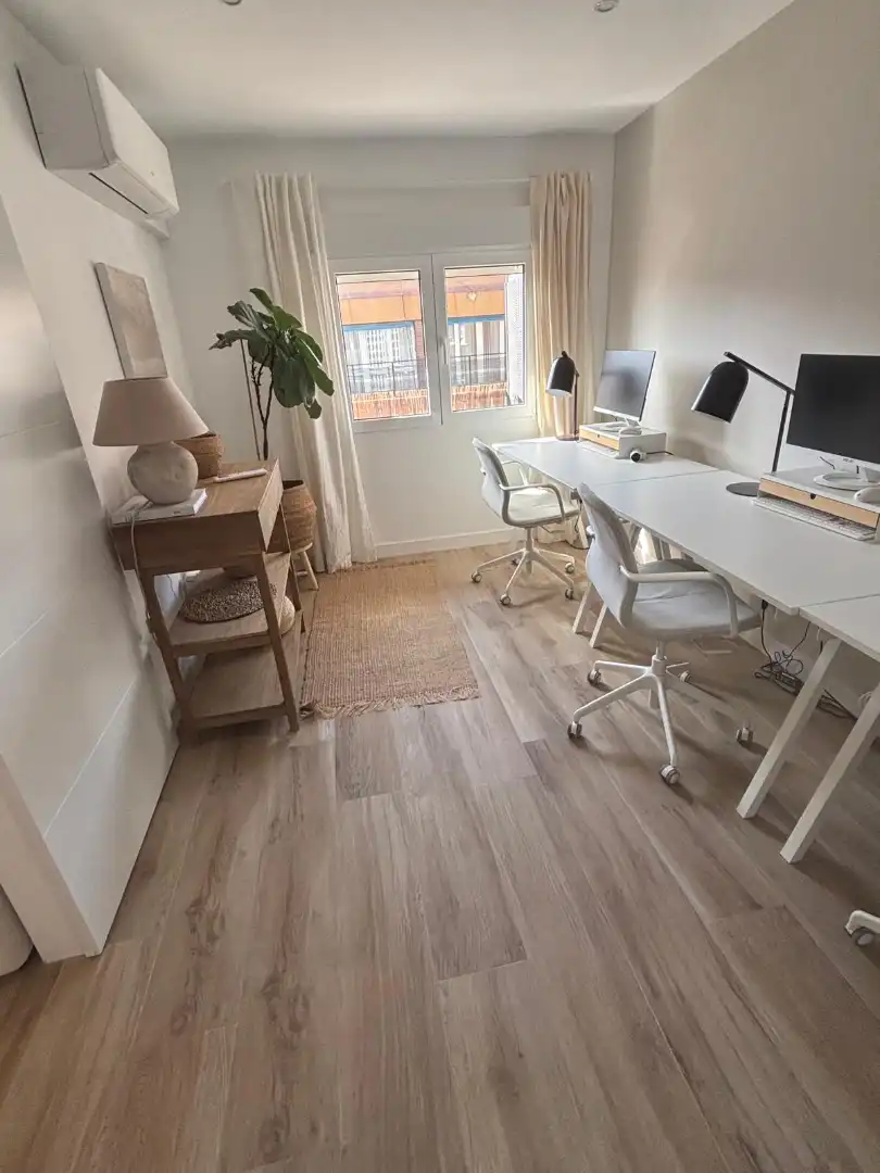 Bedroom of Flat for sale in Valencia  with Air Conditioner, Heating and Terrace