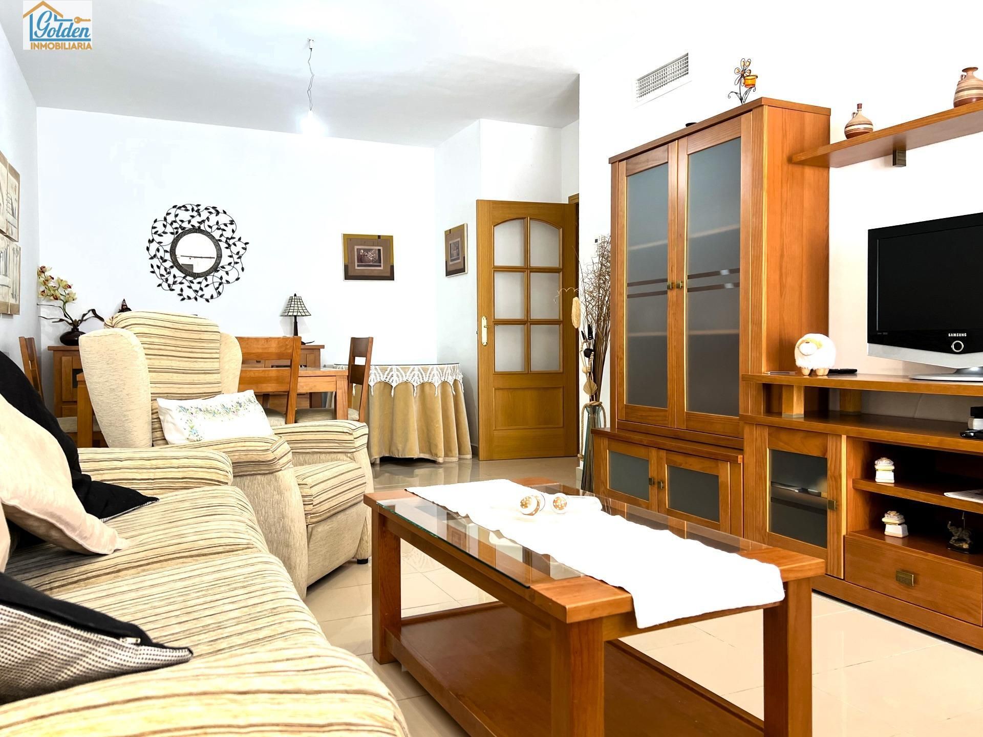 Piso de alquiler en Avenida CONSTITUCION, Don Benito