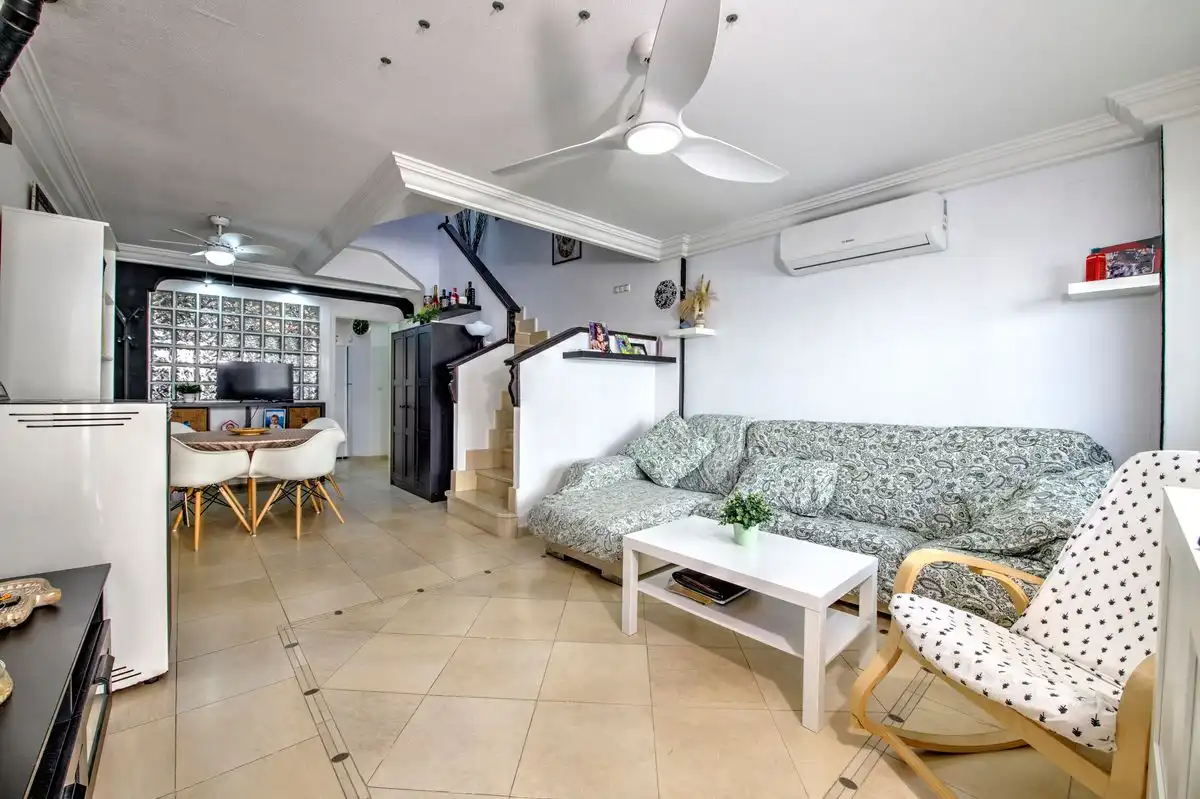 Maison mitoyenne avec terrasse à vendre à Calle de la Gramaera