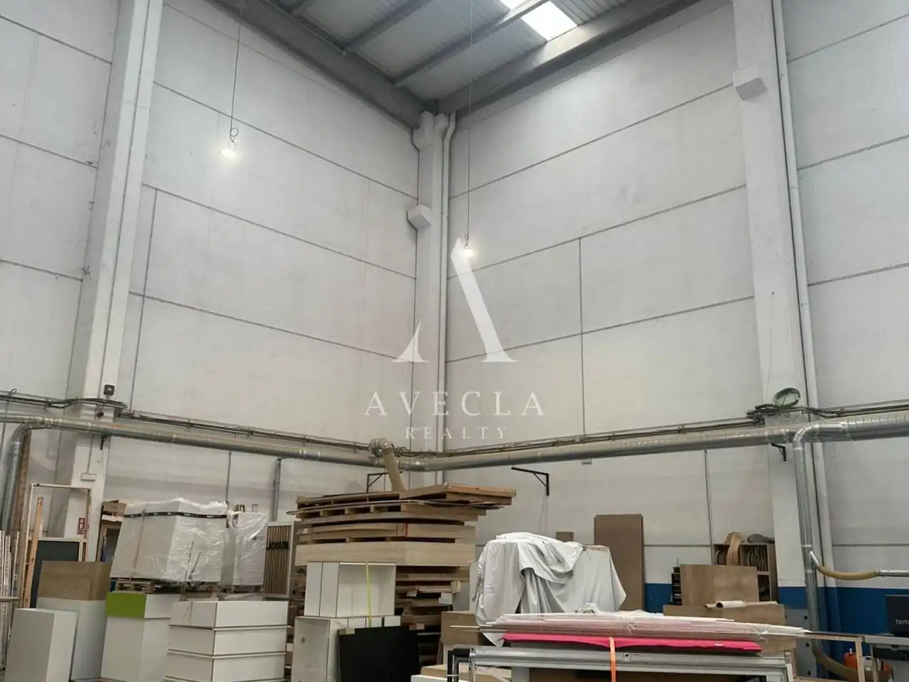 Nave industrial de alquiler en Montcada i Reixac