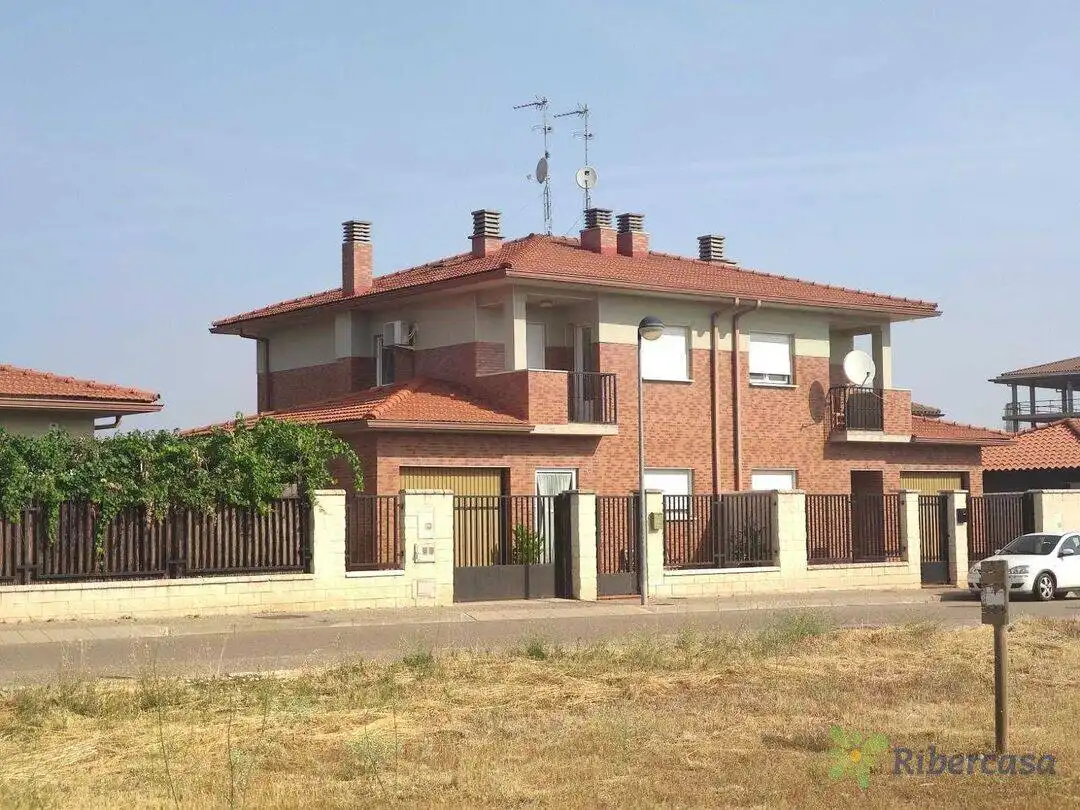 Vista exterior de Casa o chalet en venta en Castejón (Navarra)