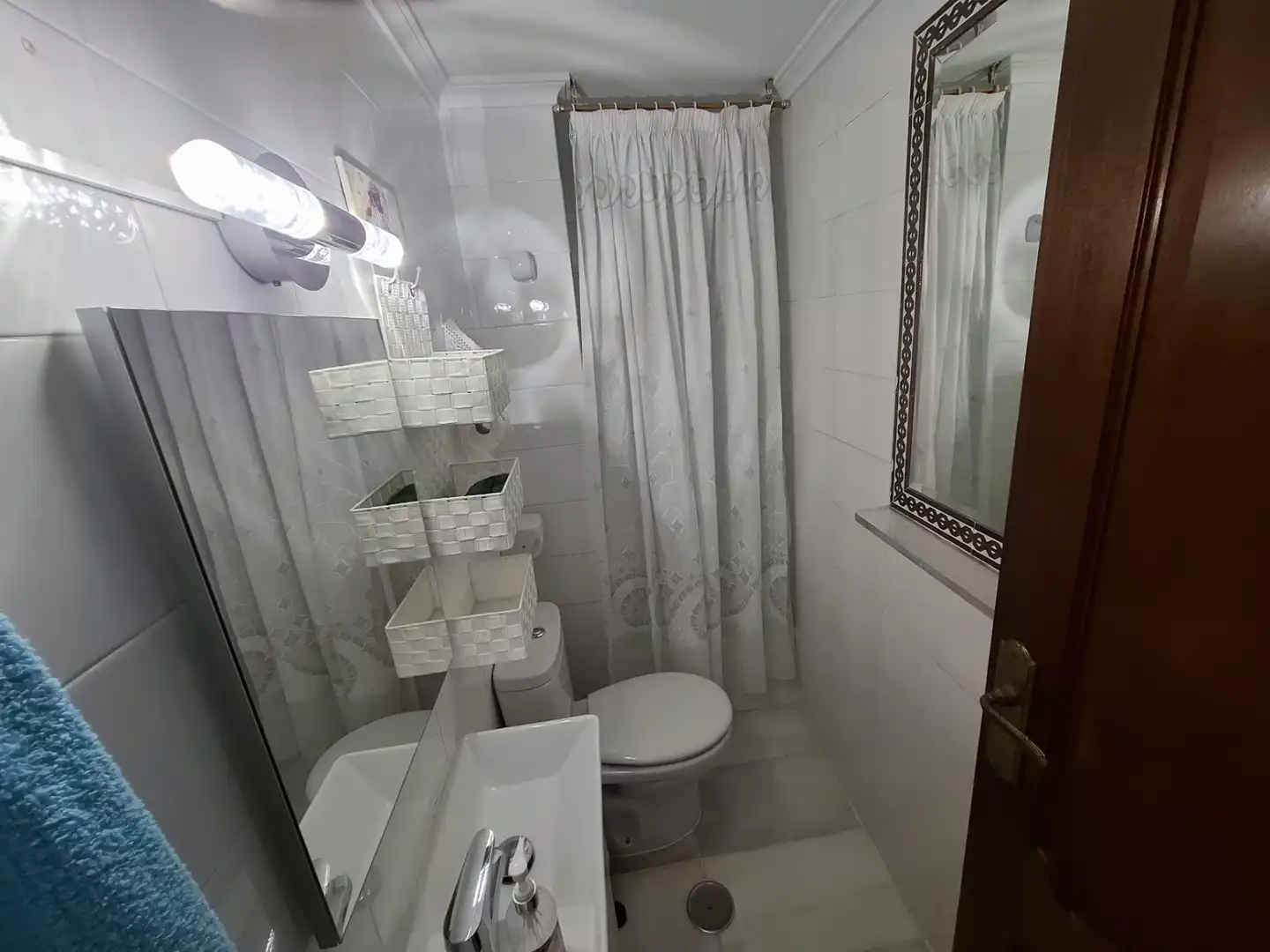 Bathroom of Flat for sale in Fuengirola  with Air Conditioner and Terrace